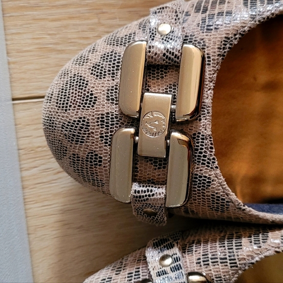 Anne Klein faux snakeskin heels. Size 8.5 - Picture 2 of 8